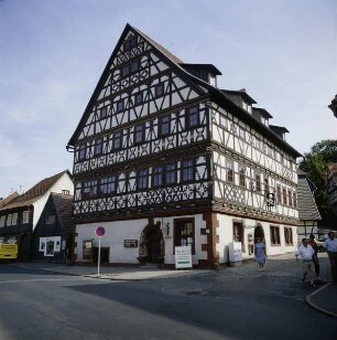 Suhl. Rathaus. Übereckansicht von Nordwesten