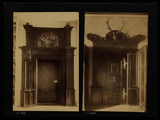 662 und 663, Inneres Portal mit Hirschkopf