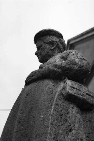 40jähriges Jubiläum des Denkmals "Marktfrau" hinter der Kleinen Kirche.