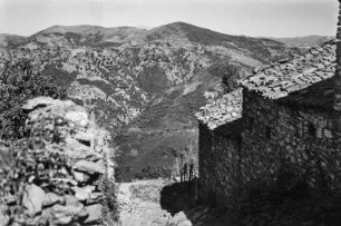 Berglandschaft : Blick aus dem Dorf At Hicem auf die Berge der Umgebung.