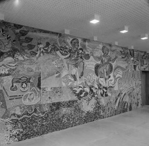 Mosaikbild in der Gaststätte des Centrum-Warenhauses in Hoyerswerda : Mozaik w hosćencu kupnicy Centrum we Wojerecach : Hoyerswerda / Wojerecy