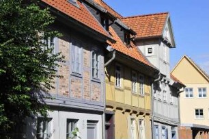 Quedlinburg - Sanierte Fachwerkhäuser : Sanierte historische Fachwerkhäuser in der Goldstraße. Aufgenommen in Quedlinburg am 17. Juli 2012