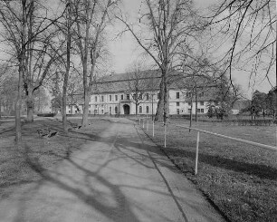 Graditz. Ehemaliges Kurfürstliches Gestüt. Schloss, Hoffront : Graditz, ehem. kurfürstl. Landsitz (Hauptgestüt)