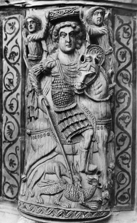 Evangelienkanzel Heinrichs II. in geschlossenem Zustand mit Treppenrampe — Ambo Heinrichs II. in geöffnetem Zustand — Reiter, der von Genien bekrönt wird
