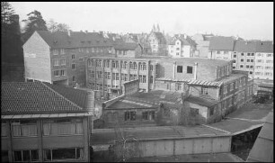 Freiburg: Rosastraße, Blick vom Dach des AOK Gebäudes, Neubau Verlagshaus Rombach & Co.
