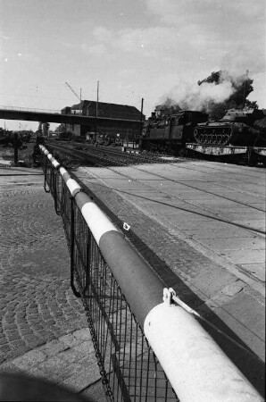 Endgültige Schließung des schienengleichen Bahnübergangs an der Durmersheimerstraße.