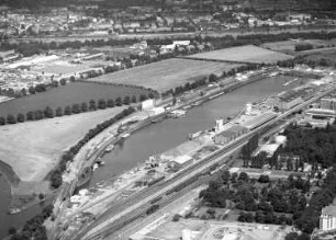 Dresden-Friedrichstadt. Alberthafen (1891/1895, Umbau 1997). Blick gegen Ostragehege. Luftbild-Schrägaufnahme nach Nordosten