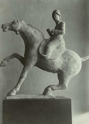 Chinesische Plastik (Keramik), Reiterfigur