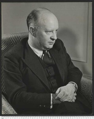 Porträtaufnahme Paul Hindemith