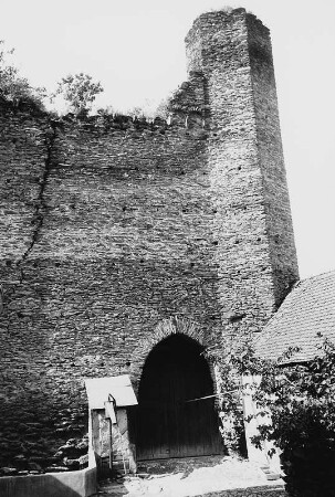 Burg Wallrabenstein; Hünstetten, Burgstraße 19
