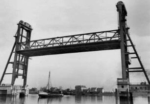 Hamburg. Ansicht der Rethe-Hubbrücke im Hamburger Hafen. Aufgenommen 1938