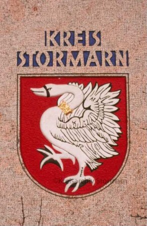 Stormarnhaus: Wappenstein an der Zufahrt zum Innenhof