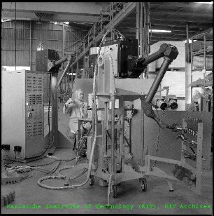 Elektrischer Master-Slave-Manipulator (EMSM I) der Abteilung Reaktorbetrieb und Technik (RBT)