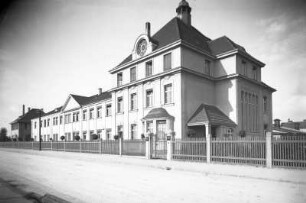 Verwaltungsgebäude : Brockwitz. Carl Tiedemann Chemische Werke Brockwitz. Verwaltungsgebäude, Straßenansicht