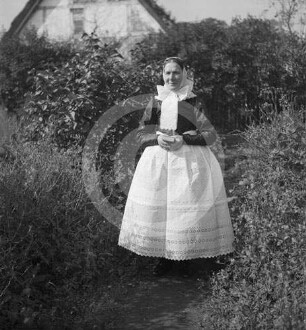 Porträt Frau in Tracht in Polen