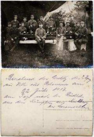 Soldaten beim Bierabend nach den Kämpfen bei Reims (Moronvilliers)