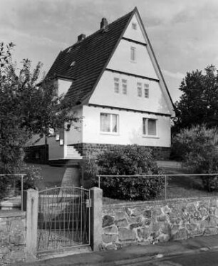 Wohnhaus, Gartenhaus und Gartenanlage; Lauterbach, Hochstraße 9
