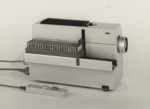 Braun Diaprojektor "D 46/46 J" mit Objektiv "Rodenstock-Splendar" von Dieter Rams