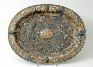 Becken mit Darstellung des Herkules und Nessos mit Deianeira, zu Lavabo-Garnitur (?) [zu Inv.Nr. 17410]