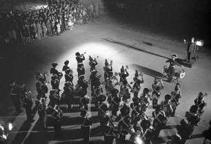 Historisches Konzert der Bundeswehr auf dem Schloßhof.