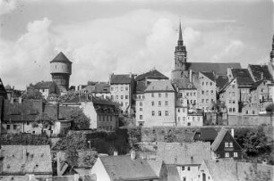 Blick auf die Stadt Bautzen von der Friedensbrücke. : Pohlad na město Budyšin z mosta měra.