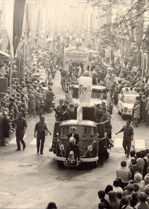 Lippische Heimattage am 08.08.1968 / Festumzug, Stadtmitte. Detmold. Lange Str. Papierabzug