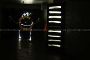 Lichtgraffiti: Rundes Fantasiemännchen (Prämiertes Foto Sonderthema: Wunderland) (Altersgruppe S)