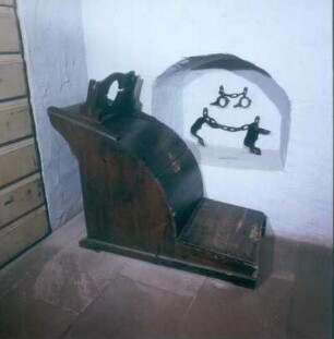 Lohr a. Main. Spessartmuseum im Schloß zu Lohr. Prügelbock aus dem 18./19. Jahrhundert