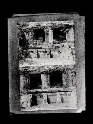 [Palenque. - Palacio principal. [und] Palenque. Hauptpalast: Zwischenbau: Ostfaçade: Linker Flügel.]