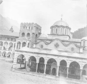 Gebäudeansicht : Bulgarien. Kloster Rila. Blick in den Innenhof