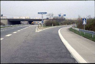 Einfahrt in Tangente Ost (Schwetzingen Richtung AK Mannheim) von Hauptfahrbahn Ost der B36 (Schwetzingen Richtung Mannheim)