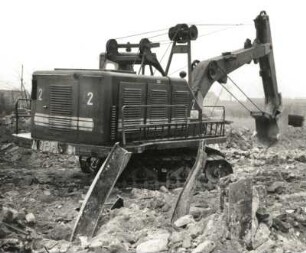 UB 80 (Universalbagger) des VEB Schwermaschinenbau Nobas Nordhausen in Dresden im Einsatz