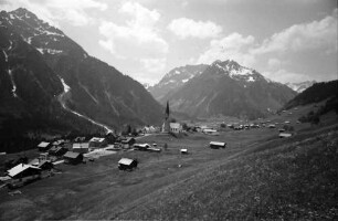 Mittelberg: Blick von der Sesselbahn auf Mittelberg