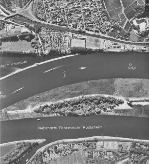 Niedrigwasser des Rheins bei Bingen