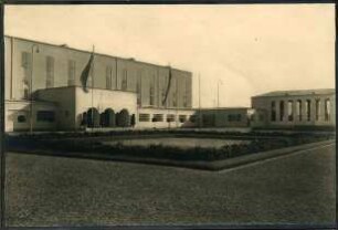 Ausstellung, Mittelbau