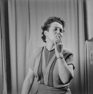 Mutti-Studien : Portrait einer Frau (Mutter des Fotografen?)