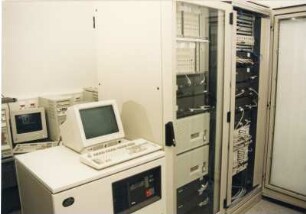 Dresden-Altstadt, Prager Straße 12. Warenhaus "Karstadt" (1993/1995). Technischer Bereich für Klima und Elektrik, aufgeneommen 1995