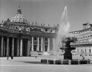 Vatikan. Kolonnaden (1656-1667; G. L. Bernini). Teilansicht des südlichen Flügels