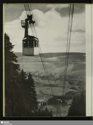 4 Der Kurort Oberwiesenthal im Westerzgebirge mit der Fichtelberg-Schwebebahn