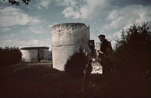 Richard Hamann beim Fotografieren während der Kunstschutzkampagne in Chinon