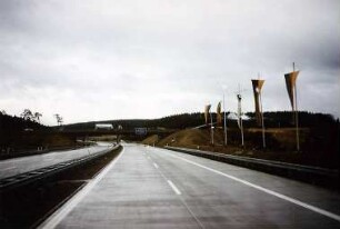 Verkehrsübergabe am 18.12.1987 Betonfahrbahndecke, Markierung, Leitplanken