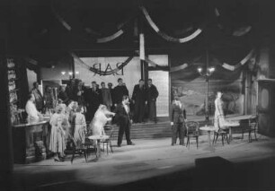 Szenenbilder aus "Die Heilige der Bleecker Street". Oper von G. C. Menotti, Städtische Oper Berlin, Deutsche Erstaufführung, 30.10.1955 : Mit E. Trötschel, A. Herwig u.a.