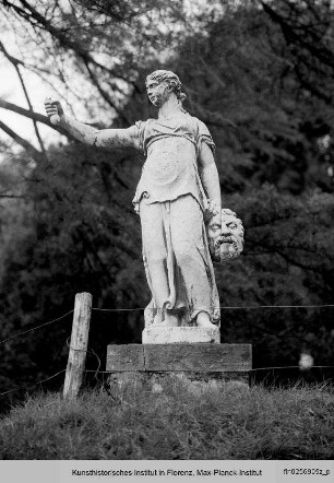 Judith mit dem Haupt des Holofernes (mit modernen Ergänzungen)