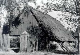 Bauernhaus in Sprey : Bauwesen - Wohnung, Exterieur. Ort: Sprjowje / Sprey. Kleinbauernhaus. Haus Nr. 14