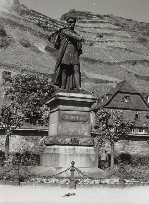 Denkmal für Feldmarschall Blücher : Denkmal für Feldmarschall Blücher. Bronze; Höhe 45,4 cm (1894; F. Schaper). Kaub, Rheinanlagen