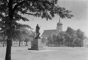 Marienberg. Marktplatz, im Hintergrund St. Marienkirche