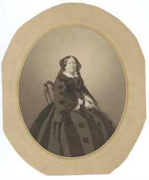 Prinzessin Katharina Friderike Charlotte von Württemberg, sitzend in Halbprofil