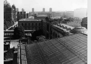 Blick vom Dach des Pergamonmuseums auf das Neue Museum