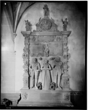 Sennfeld Evangelische Kirche Epitaph Margarete von Carben (1615) gefertigt von Peter Kern aus Würzburg (1615)