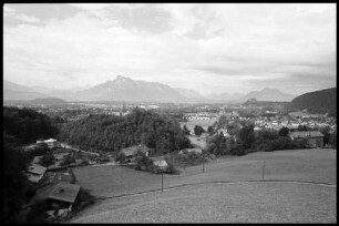 Salzburg: Fernblick über das Salzachtal auf Salzburg, vom Haus Sonnleitner